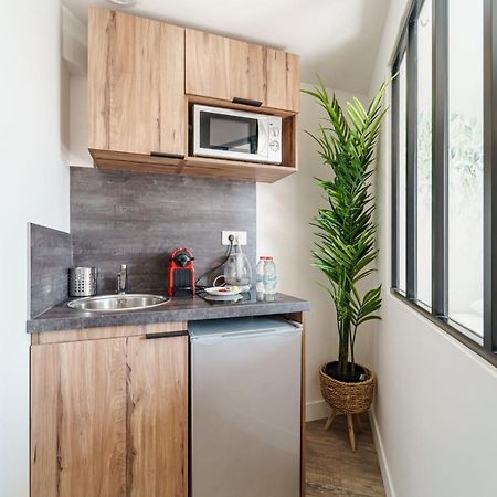 Parisian Flat With Eiffel Tower View Apartment ภายนอก รูปภาพ